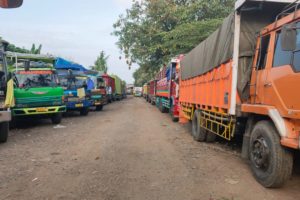 jasa pengiriman barang terpercaya dan berkualitas aman cepat ekspedisi trucking via jalur darat area sumatera jawa bali kalimantan dan ntb