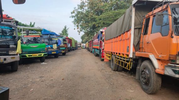 jasa pengiriman barang terpercaya dan berkualitas aman cepat ekspedisi trucking via jalur darat area sumatera jawa bali kalimantan dan ntb