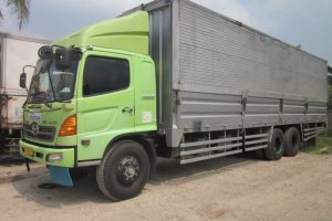 jasa pengiriman barang menggunakan truck wingbox tronton ekspedisi lintas pulau kota dan provinsi