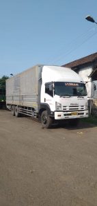 Pengiriman Bansos Dengan armada Wingbox Tronton