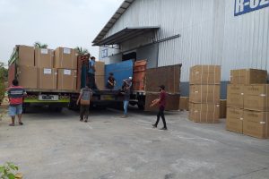 melayani jasa pengiriman barang terpercaya aman cepat dan berkualitas ekspedisi sewa trucking untuk dalam kota dan luar kota jawa sumatera kalimantan bali dan ntb