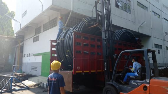 menerima jasa pengiriman barang ekspedisi sewa truck fuso dan colt diesel box/bax terbuka area sumatera jawa bali dan ntb