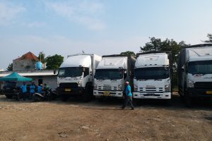 melayani jasa pengiriman barang ekspedisi sewa trucking aman cepat terpercaya untuk area sumatera jawa timur bali dan ntb